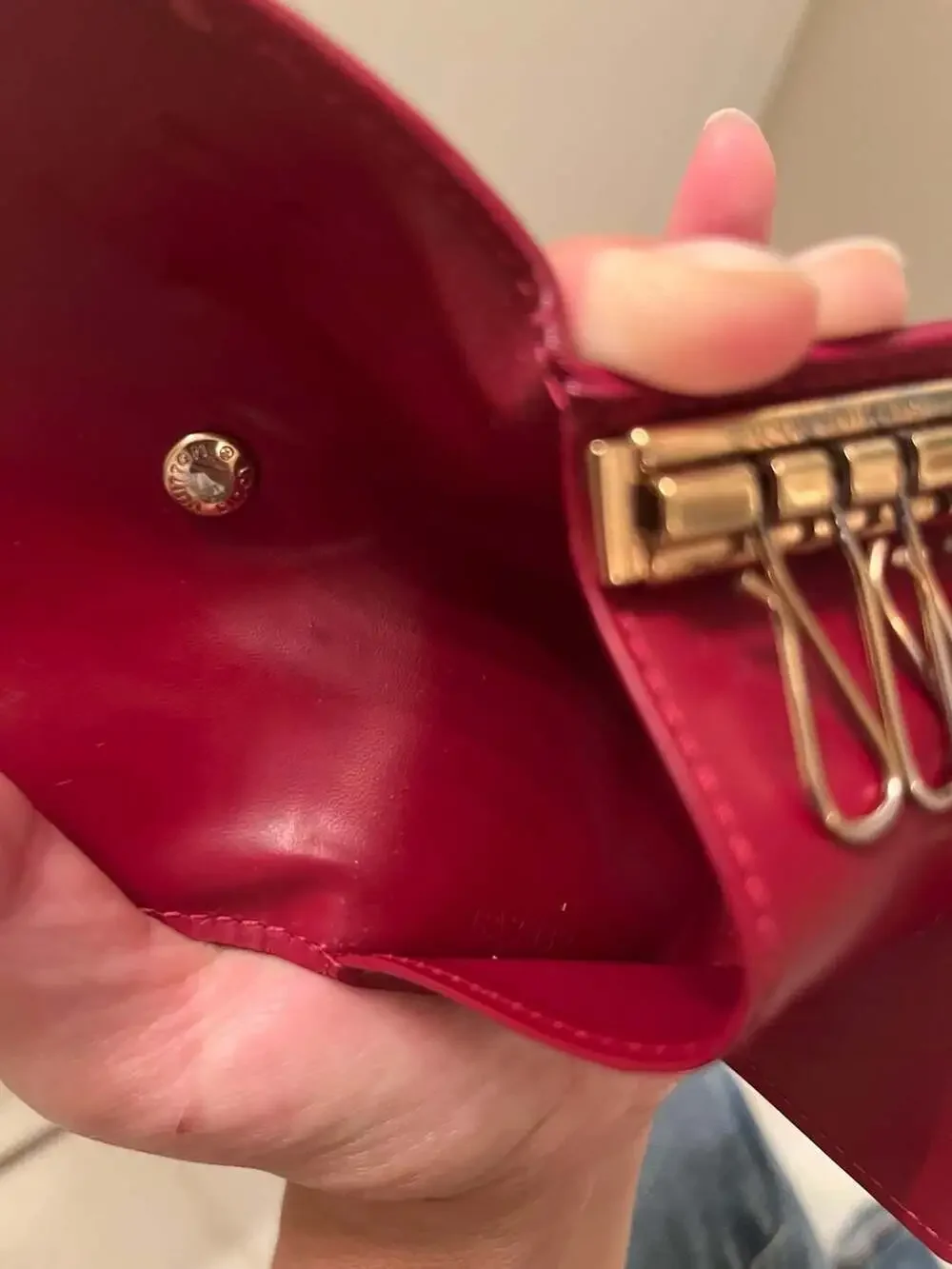 Louis Vuitton Monogram Vernis Multicles 4 Key Holder in Pomme D'Amour Red